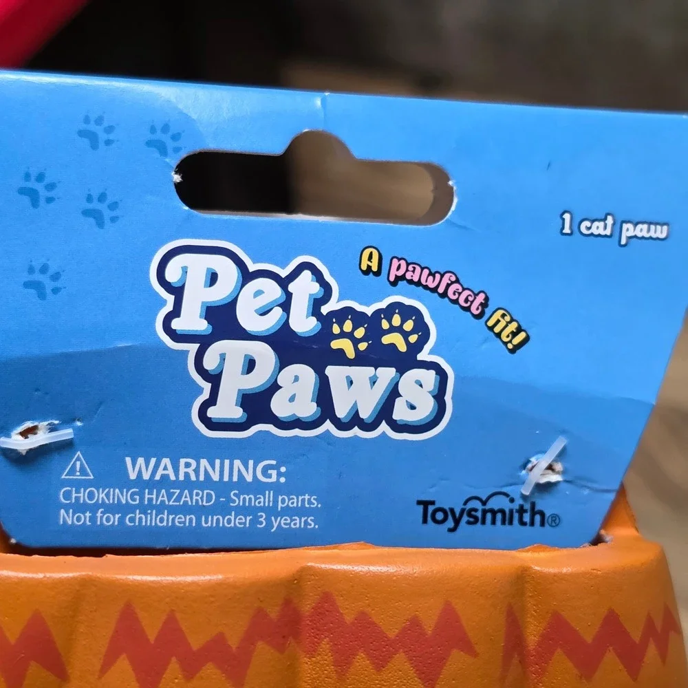 Toysmith Pet Paws Cat Paw Fist Puncher Costume Accessory Fun Novelty Toy‎